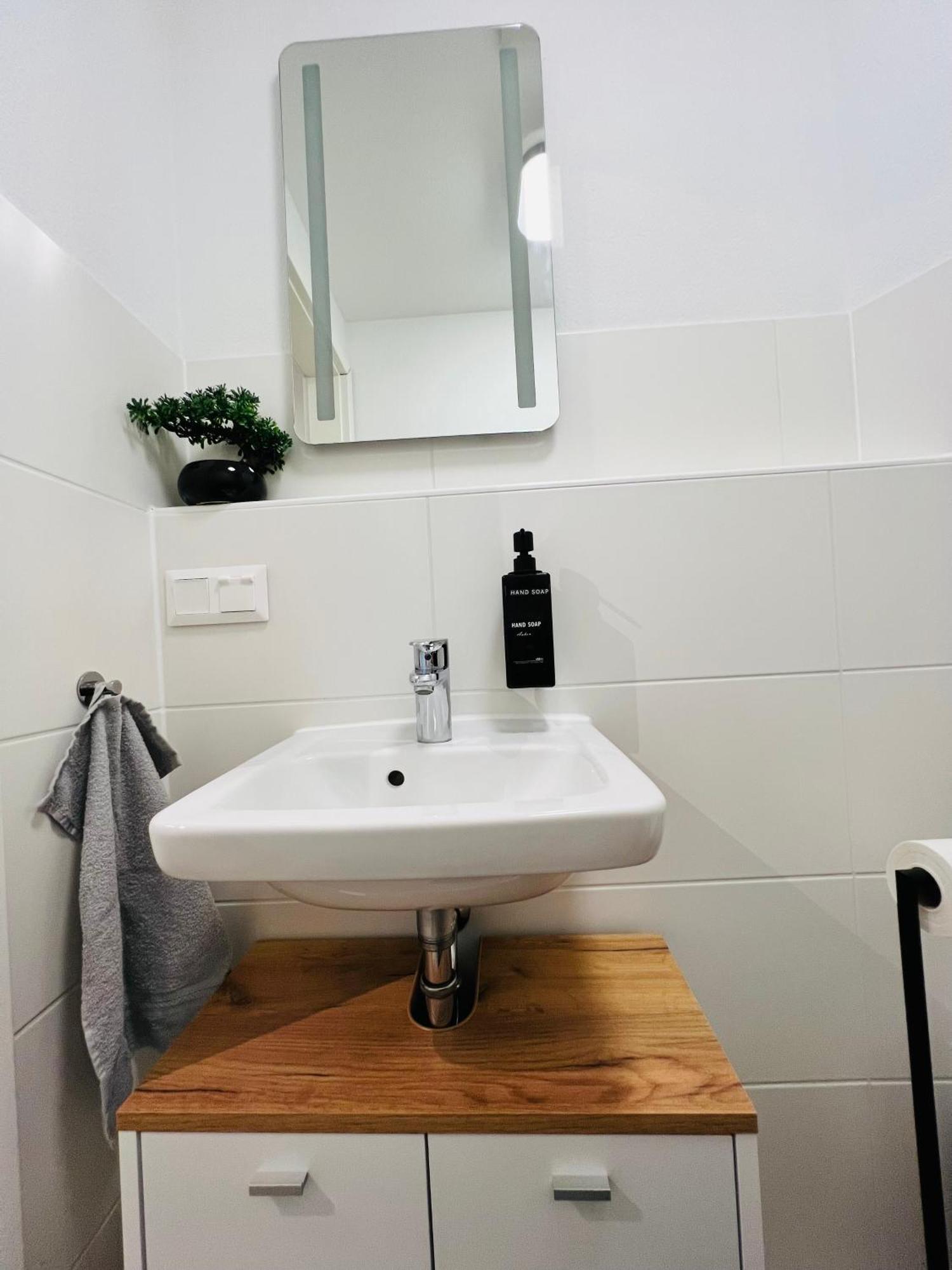Moderne Wohnung Naehe Hbf-Lift-Tiefgarage-Contactless Check-In Hannover Exteriér fotografie